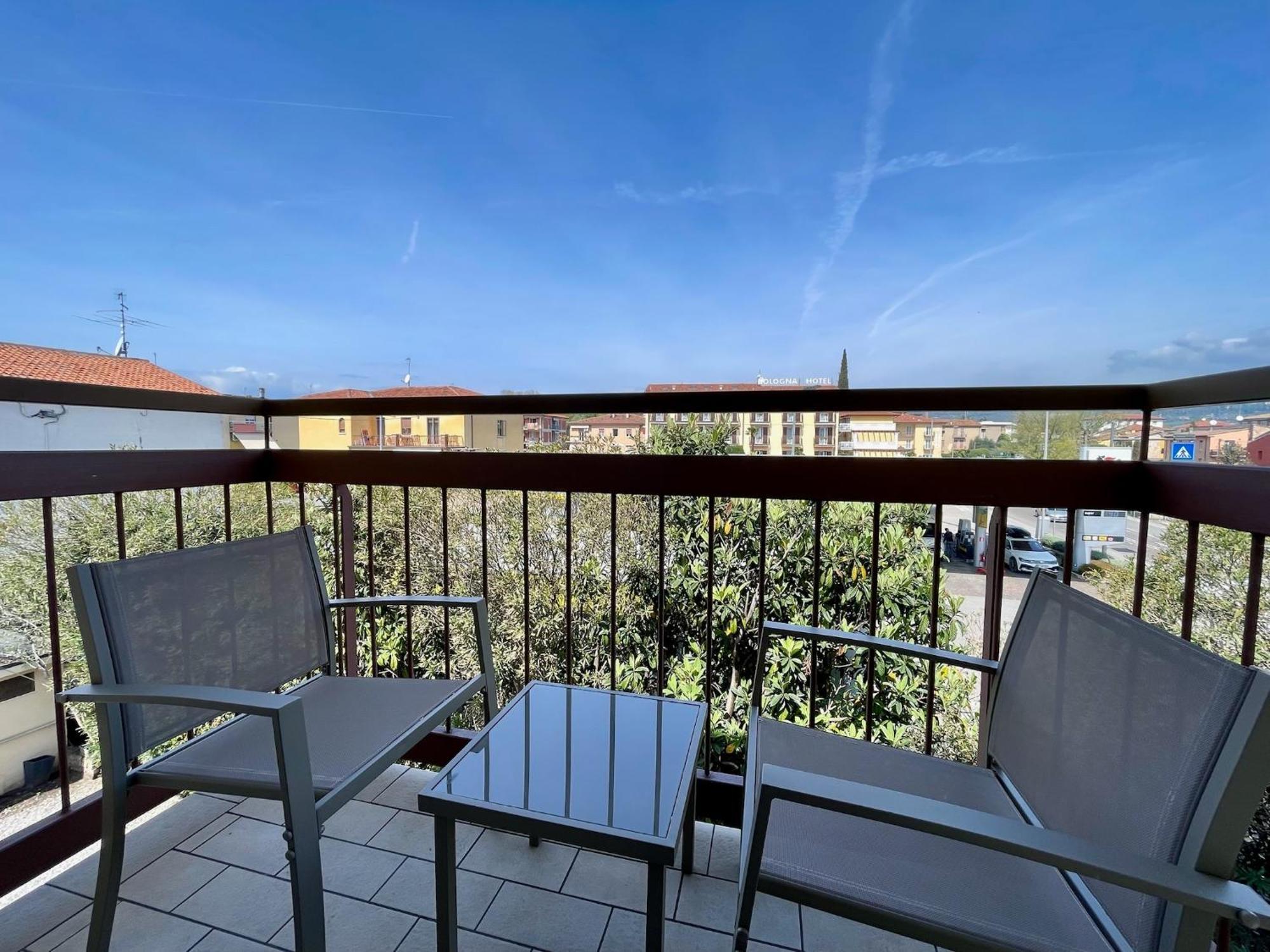 B City Hotel Bardolino Kültér fotó