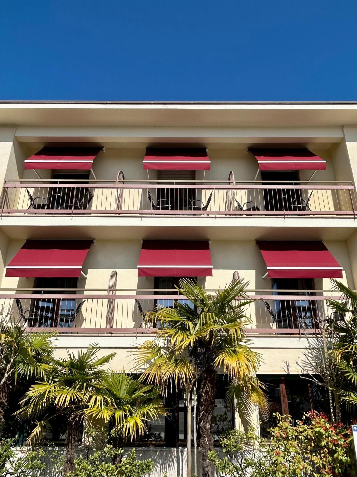 B City Hotel Bardolino Kültér fotó