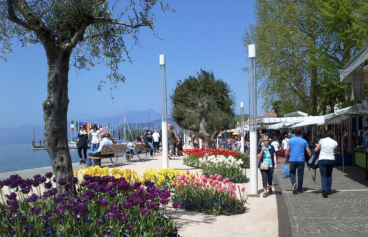 B City Hotel Bardolino Kültér fotó