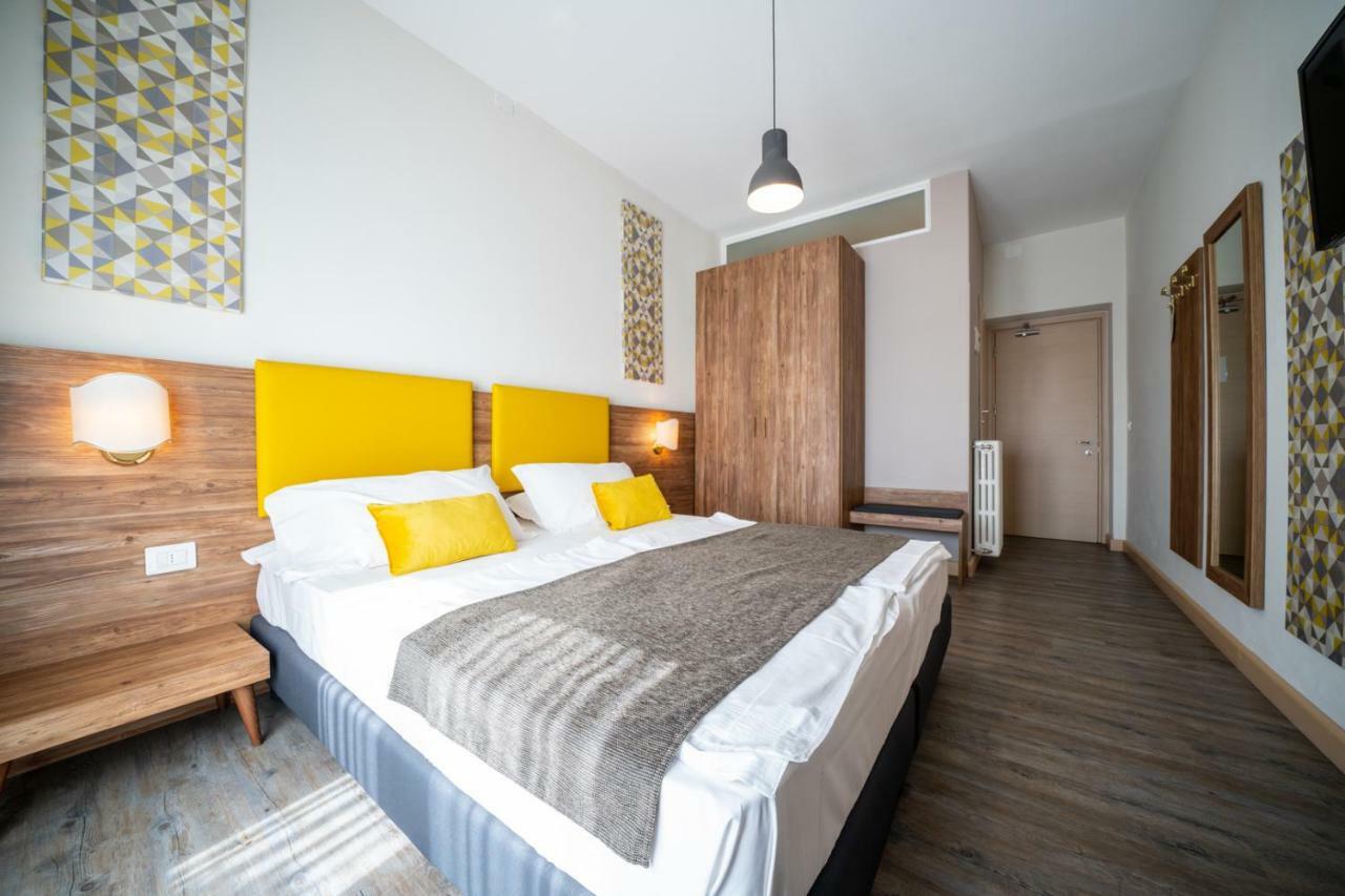 B City Hotel Bardolino Kültér fotó