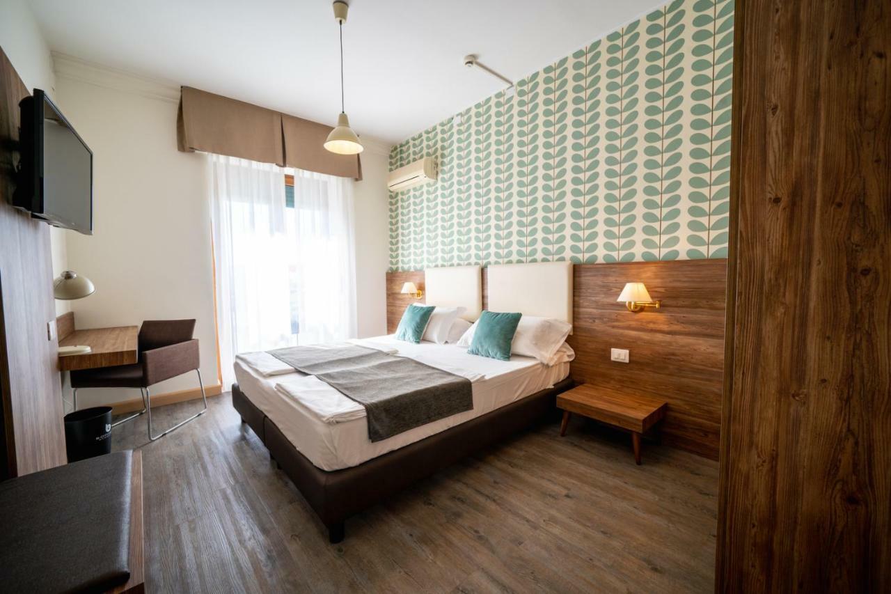 B City Hotel Bardolino Kültér fotó