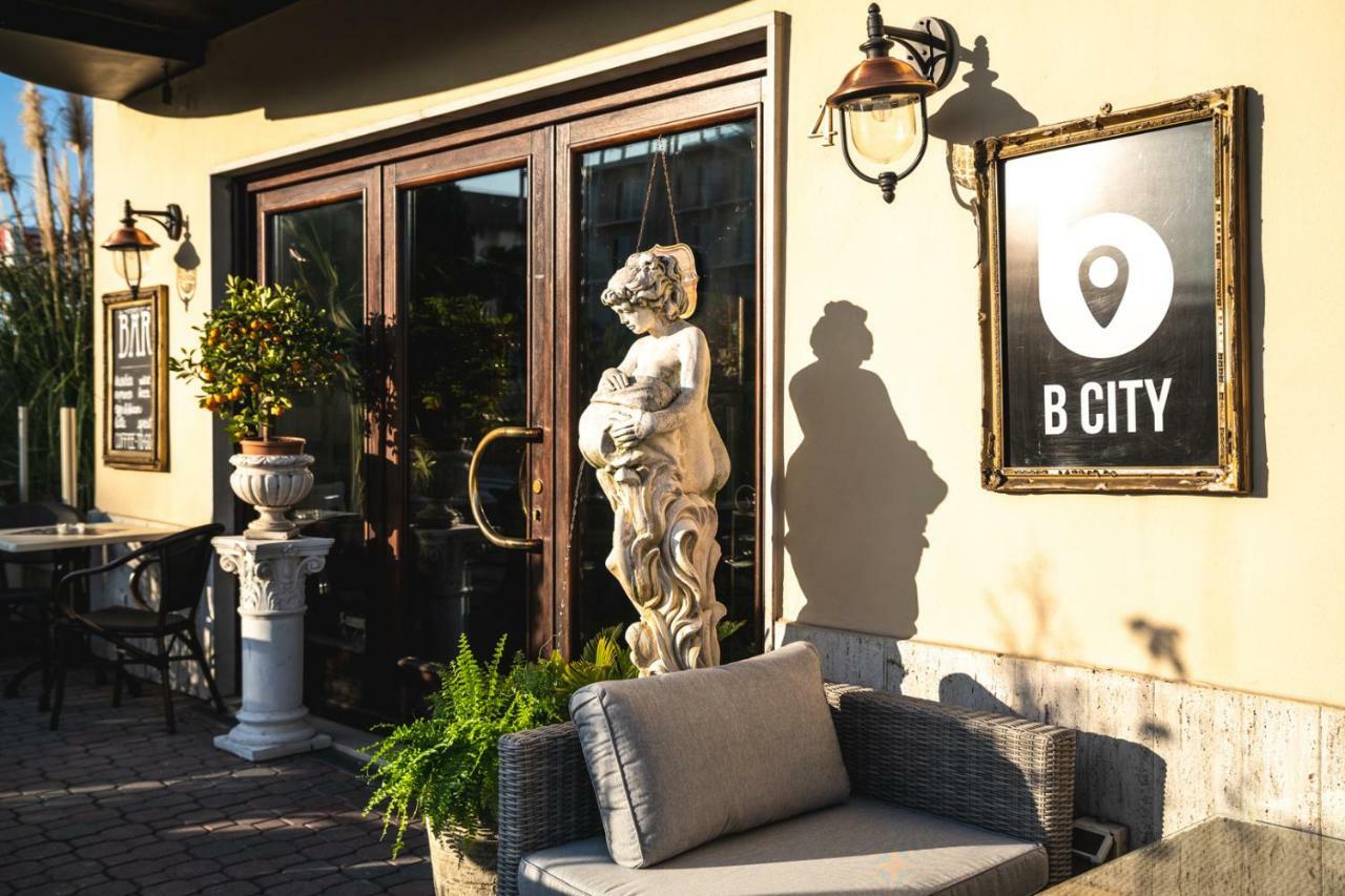 B City Hotel Bardolino Kültér fotó